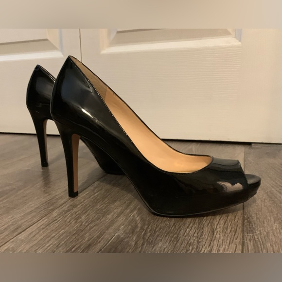 Jessica Simpson Julip Patent Platform Heels, Size 7, Like New - Picture 4 of 13